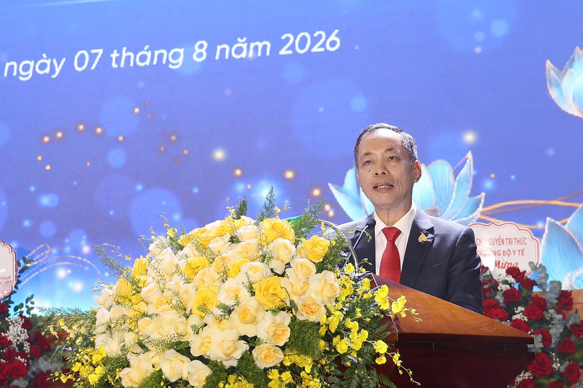 Bộ trưởng Đào Hồng Lan: Tiếp tục hoàn thiện thể chế, phát triển ngành dược ngang tầm khu vực- Ảnh 2.