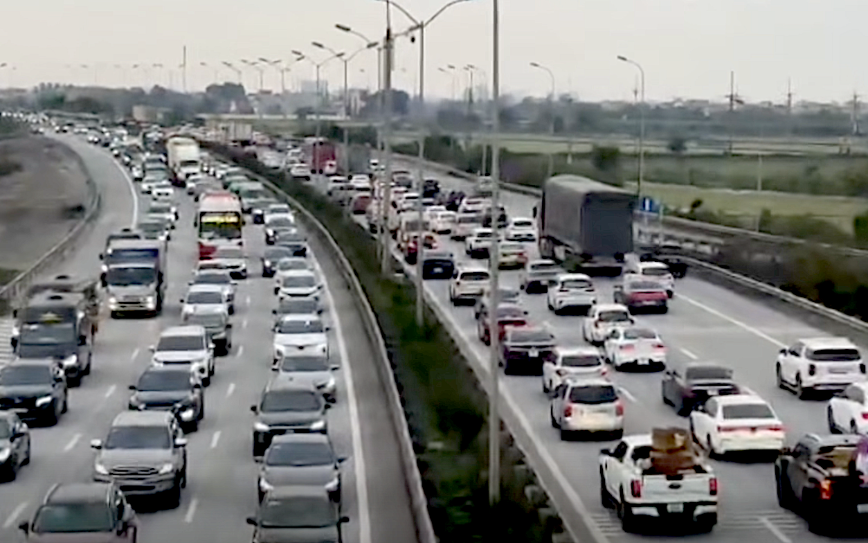 Đảm Bảo An Toàn Giao Thông Trên Cao Tốc: Những Yêu Cầu Cần Thiết
