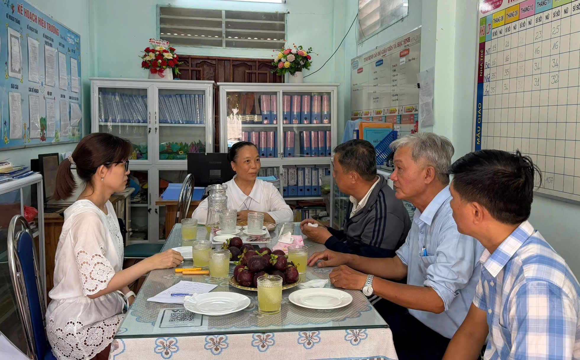 Ca mắc tay chân miệng tăng 1,9 lần, lưu ý phòng bệnh khi trẻ trở lại trường- Ảnh 2.
