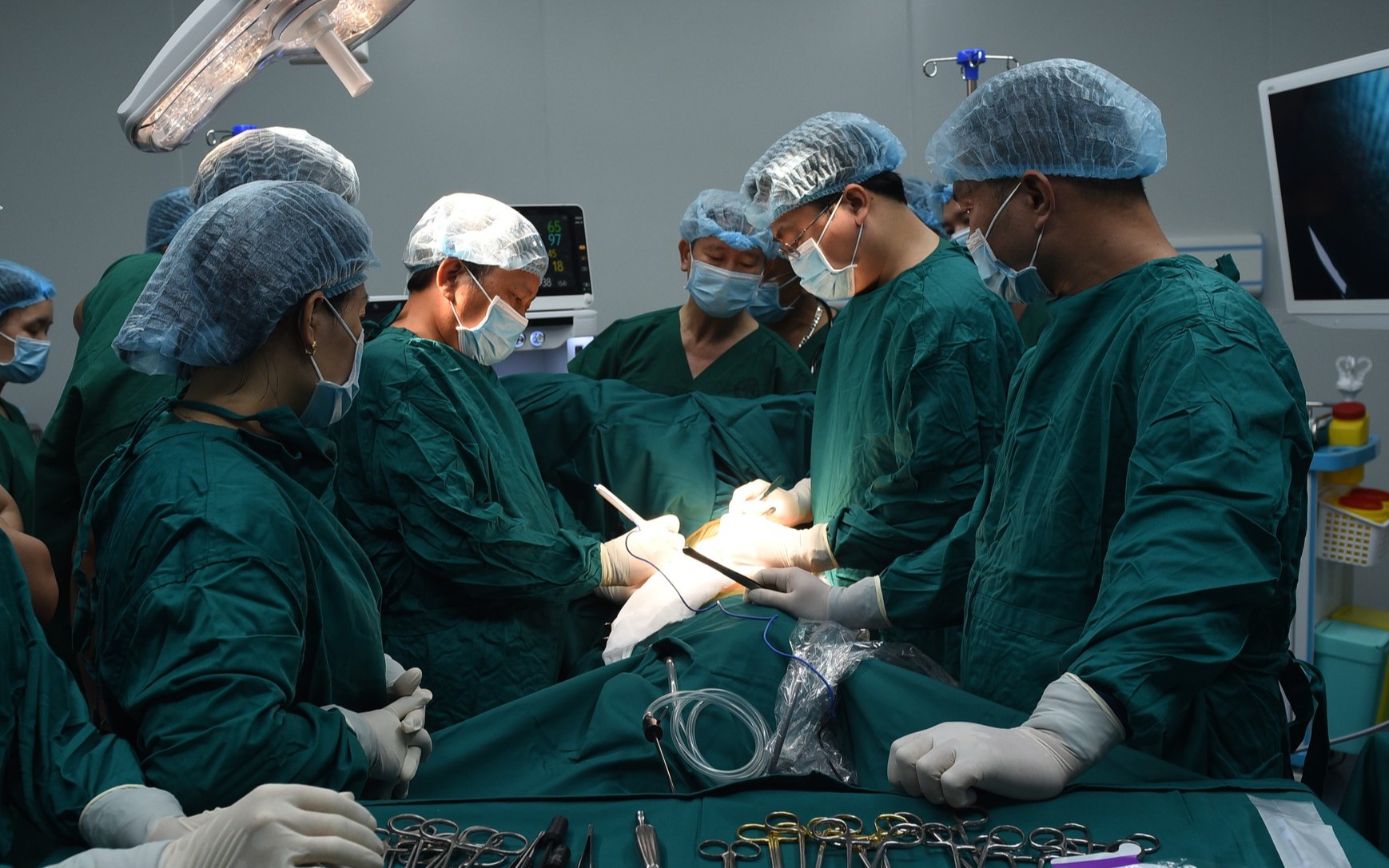 Đưa kỹ thuật cao về cơ sở, giảm cảnh người bệnh đi xa - Ảnh 4.