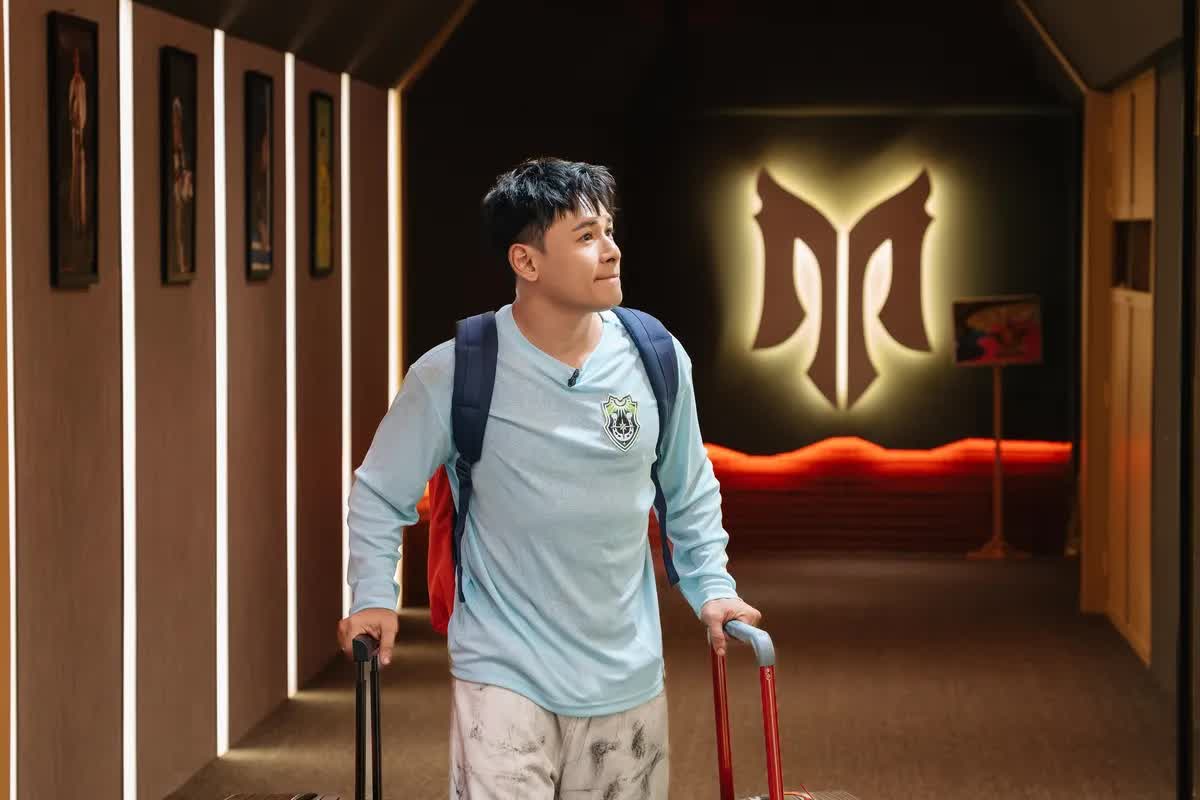 Tùng Mint từ chàng hot boy 'Bước nhảy xì-tin' đến ngã rẽ ngoạn mục ở 'Anh trai vượt ngàn chông gai'- Ảnh 3.