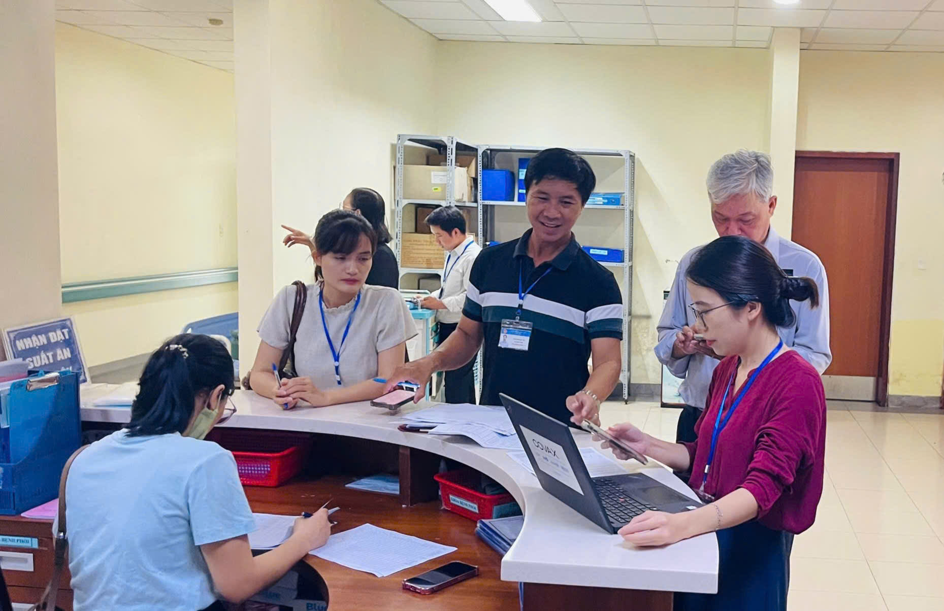Vụ nghi ngộ độc tại Công ty Scavi Huế: Nhiều người ra viện, doanh nghiệp nói gì?- Ảnh 3.