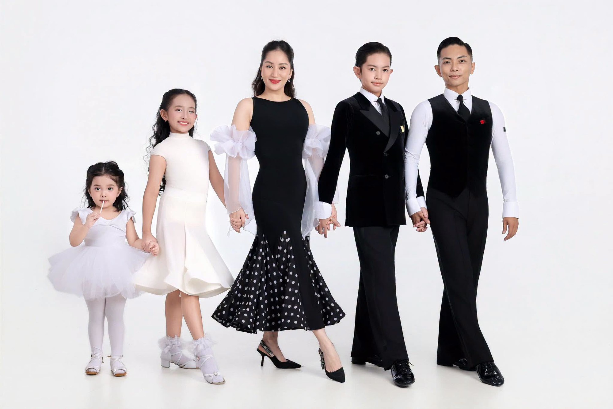 Khánh Thi cảm thán: 'Ngày xưa Phan Hiển như trẻ con'- Ảnh 8.