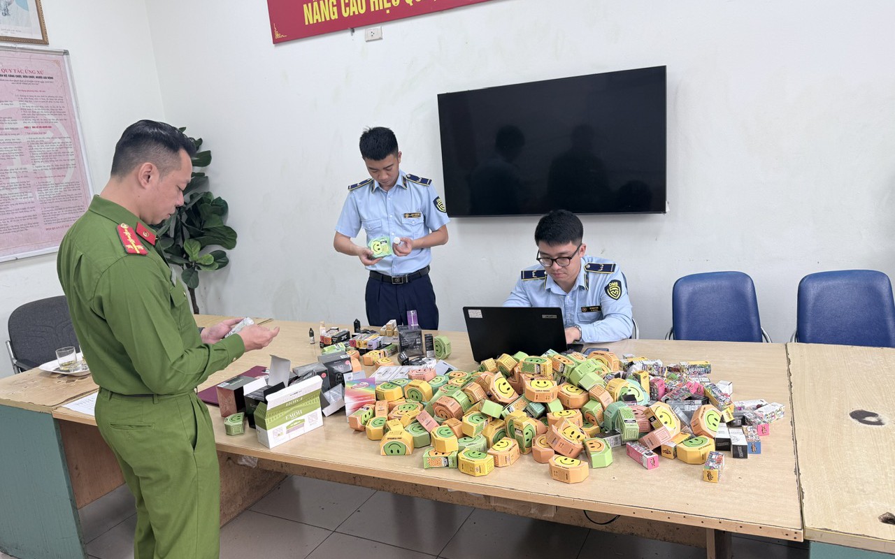 Hà Nội chống thuốc lá điện tử: Không có vùng cấm trên không gian mạng, đời thực- Ảnh 6.