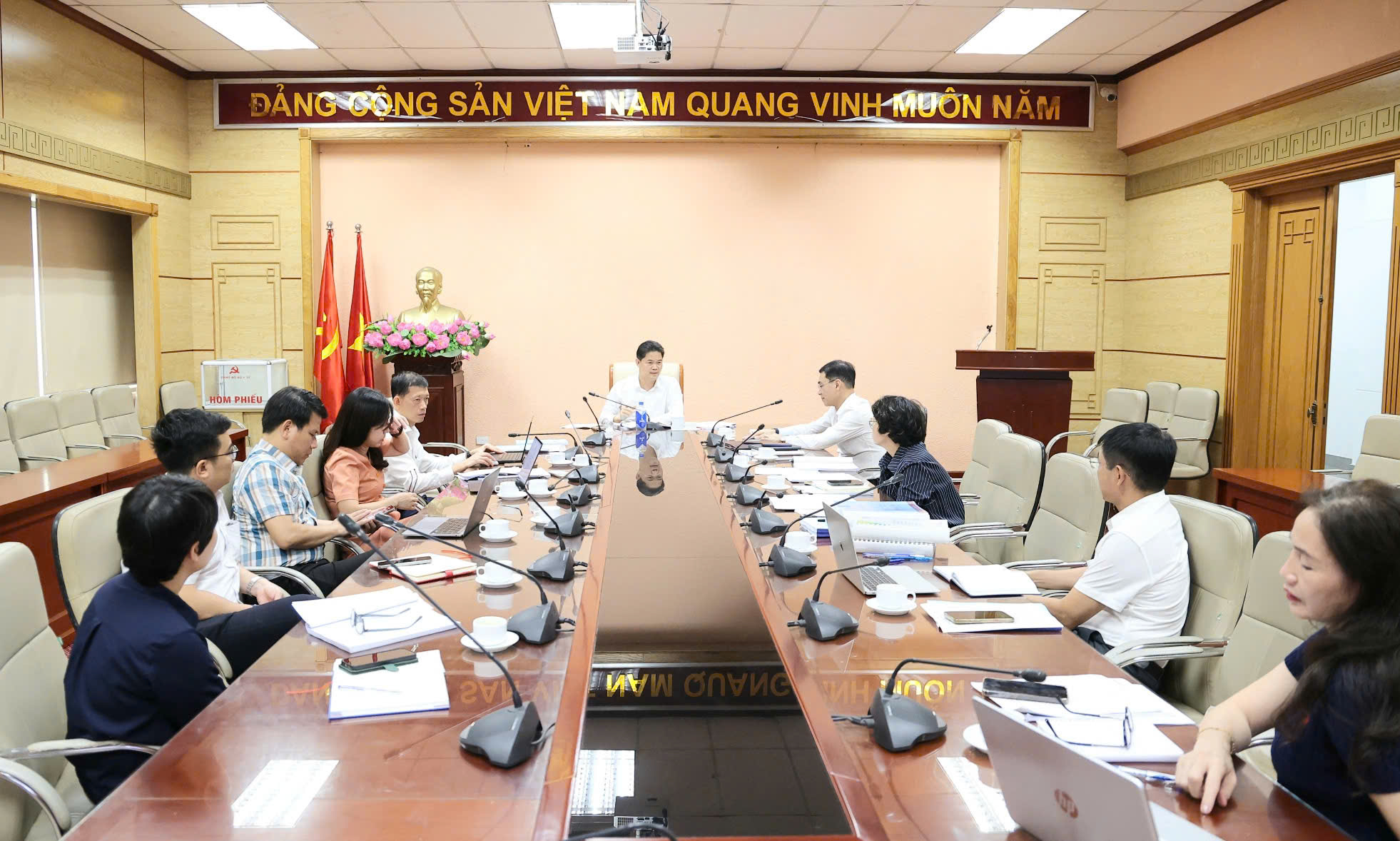 Đẩy nhanh hoàn thiện dự thảo Tiêu chuẩn chất lượng nâng cao đối với bệnh viện- Ảnh 6.