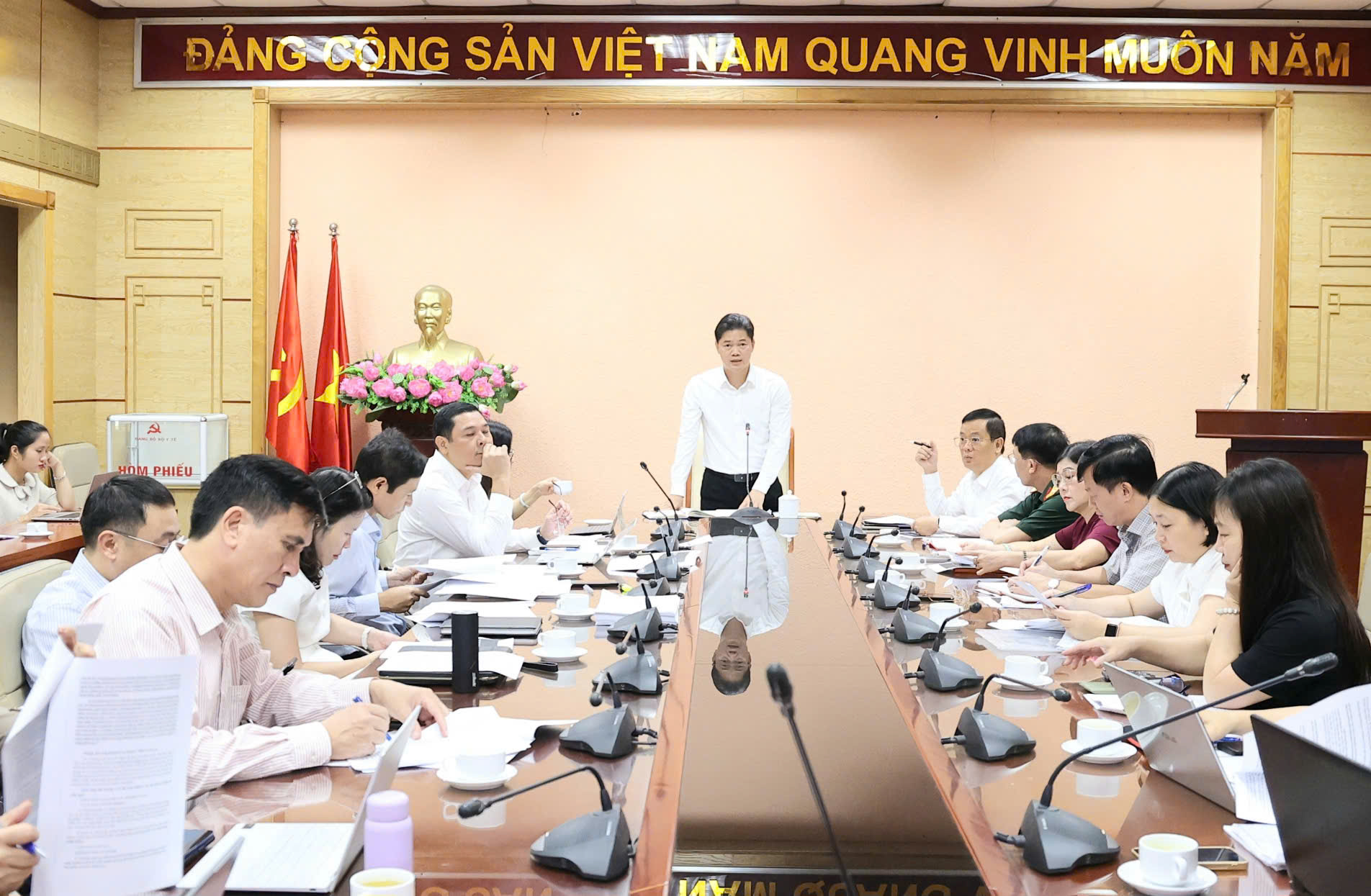Sửa đổi Nghị định 188 về BHYT: Tháo gỡ vướng mắc, bảo đảm tốt hơn quyền lợingườithamgia - Ảnh 11.