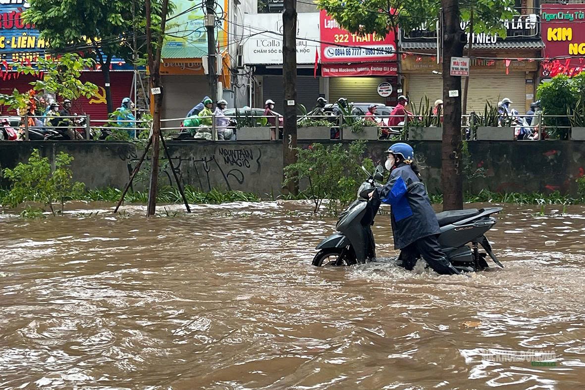 Cập nhật các tuyến đường ngập ở Hà Nội hôm nay 17/9 - Ảnh 23.