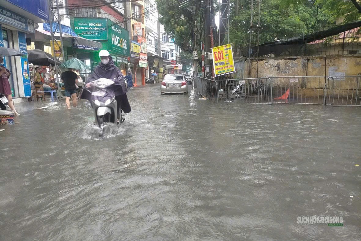 Cập nhật các tuyến đường ngập ở Hà Nội hôm nay 17/9 - Ảnh 21.