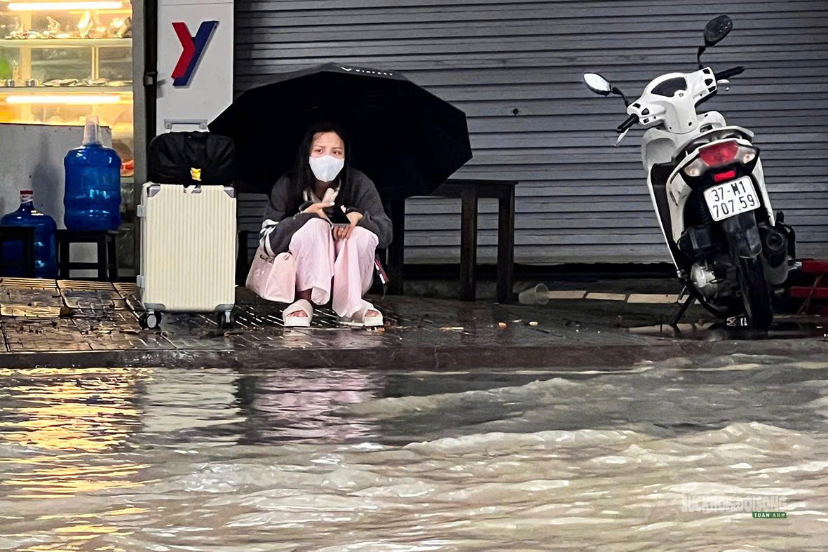 Cập nhật các tuyến đường ngập ở Hà Nội hôm nay 17/9 - Ảnh 30.