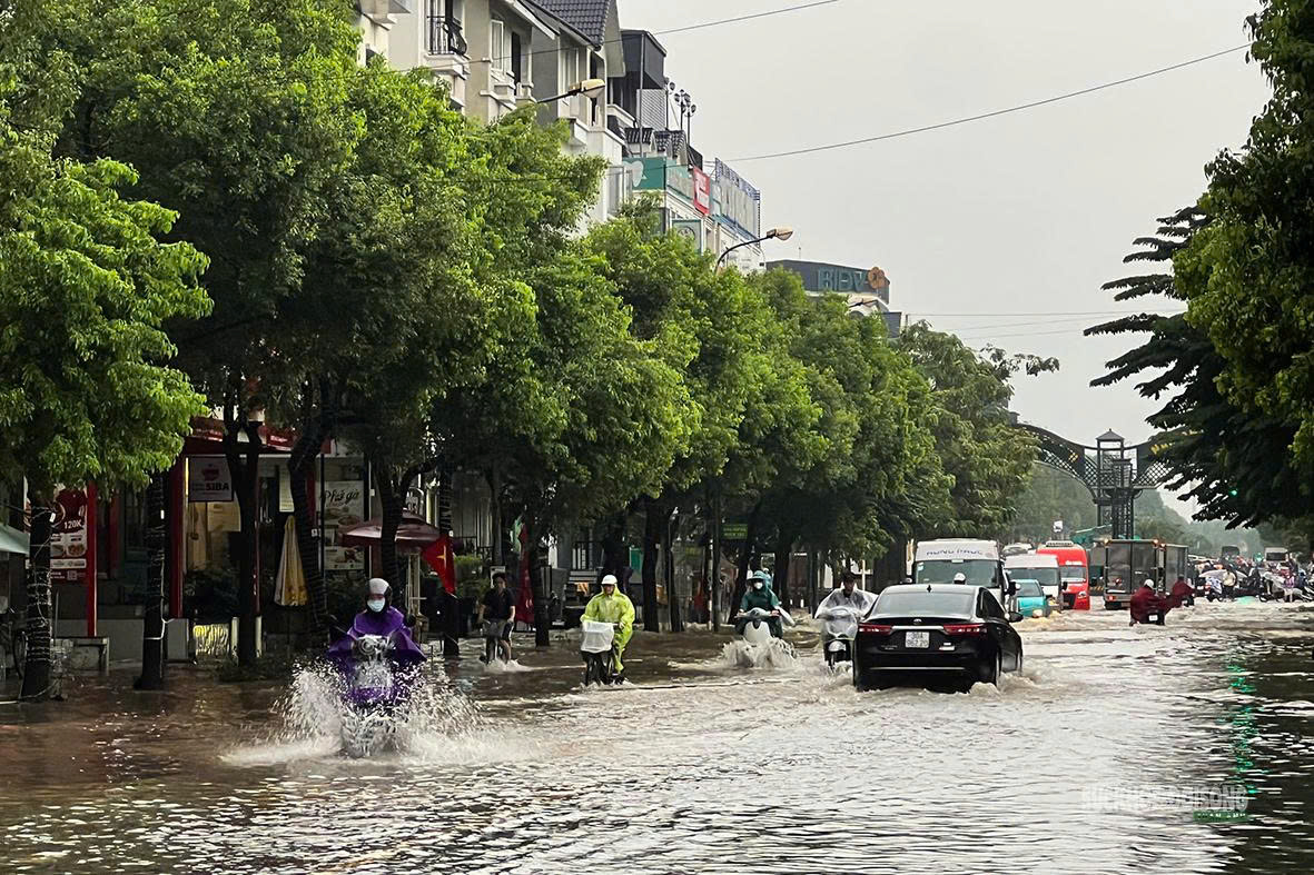 Cập nhật các tuyến đường ngập ở Hà Nội hôm nay 17/9 - Ảnh 31.