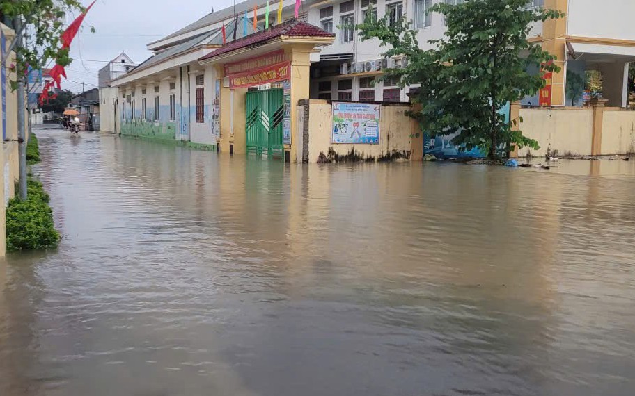 Vượt sông để đến trường - Ảnh 6.