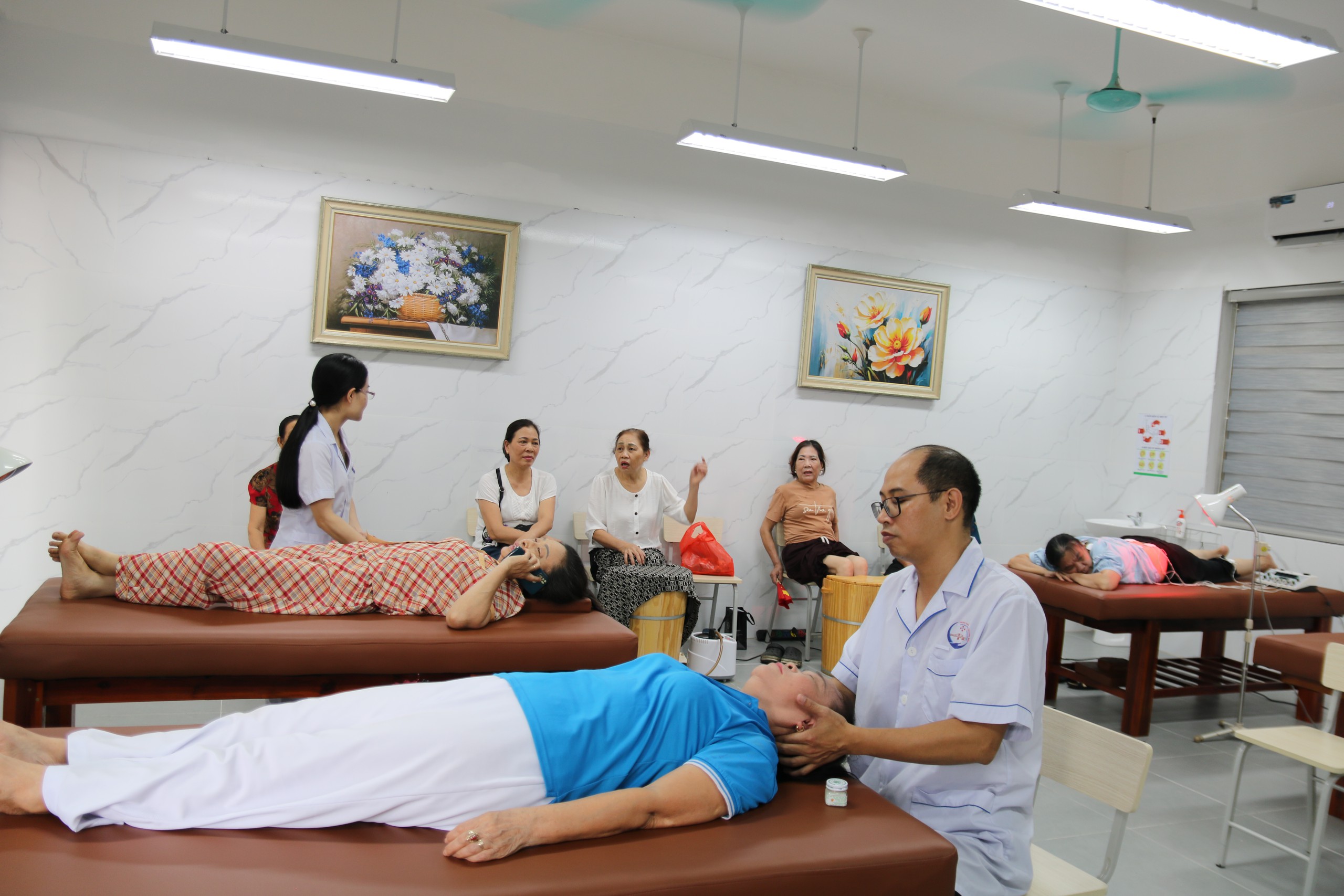 Mô hình chăm sóc sức khỏe người cao tuổi ở Long Biên: Điểm tựa an vui tuổi xế chiều- Ảnh 5.