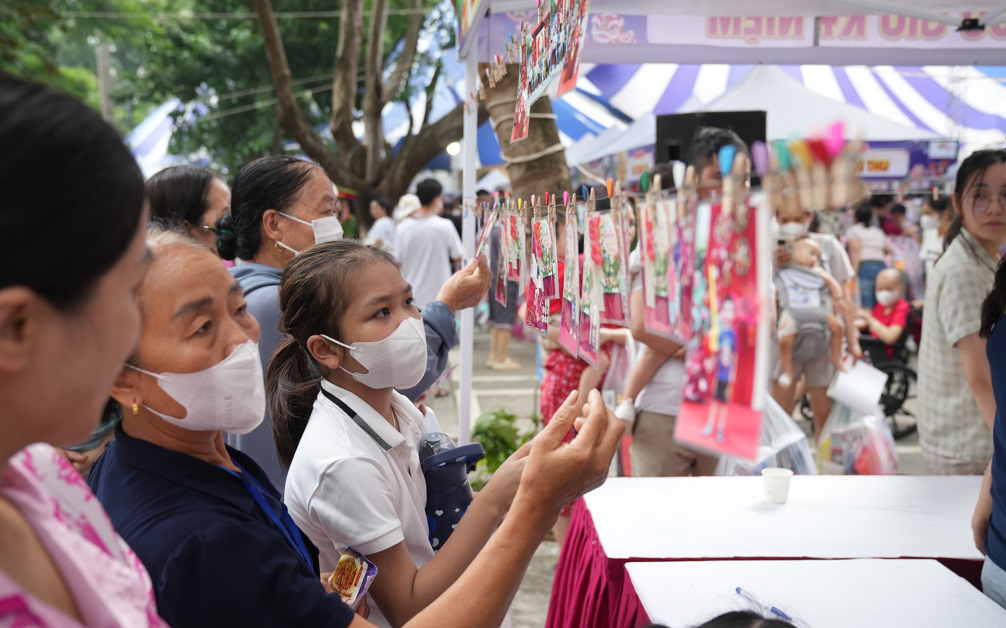 Giữa Hàng Mã rực rỡ, người ta vẫn nhớ một mùa Trung thu giản dị - Ảnh 13.