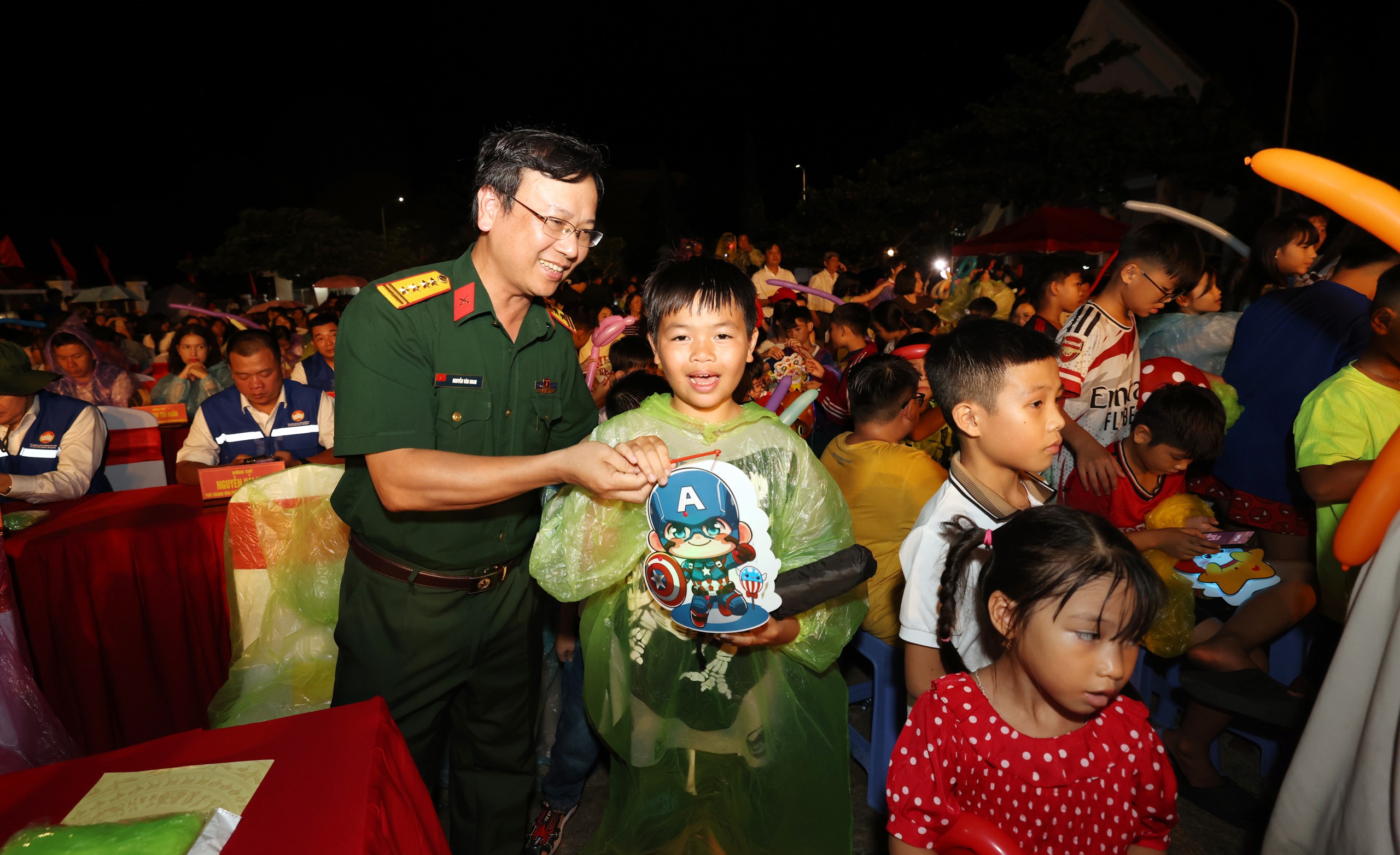 Rộn ràng 'Trăng thu biên cương' giữa đảo tiền tiêu Côn Đảo - Ảnh 4.