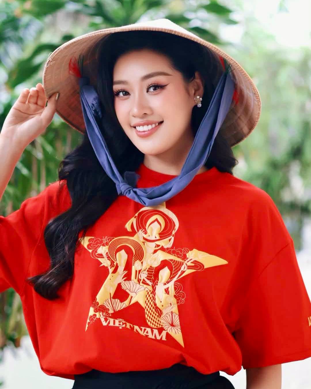 Con gái H'Hen Niê, MC Thanh Mai cùng dàn sao Việt gây chú ý trong ngày vui đất nước- Ảnh 11.