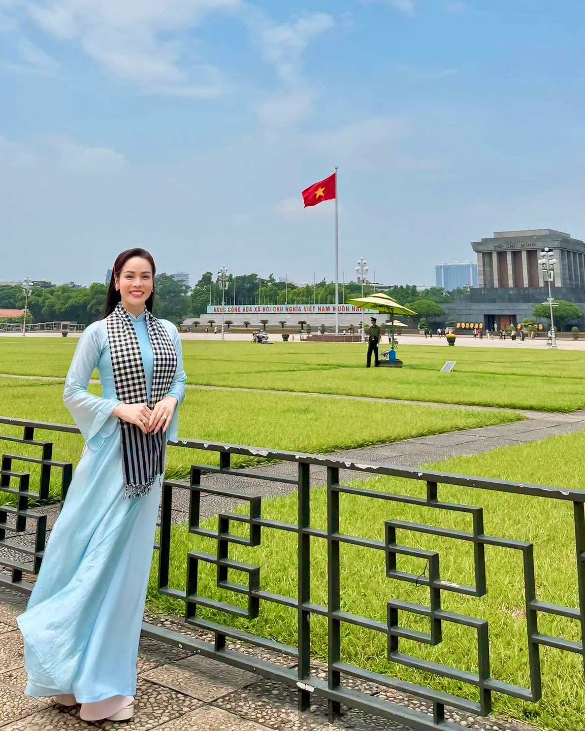 Con gái H'Hen Niê, MC Thanh Mai cùng dàn sao Việt gây chú ý trong ngày vui đất nước- Ảnh 12.