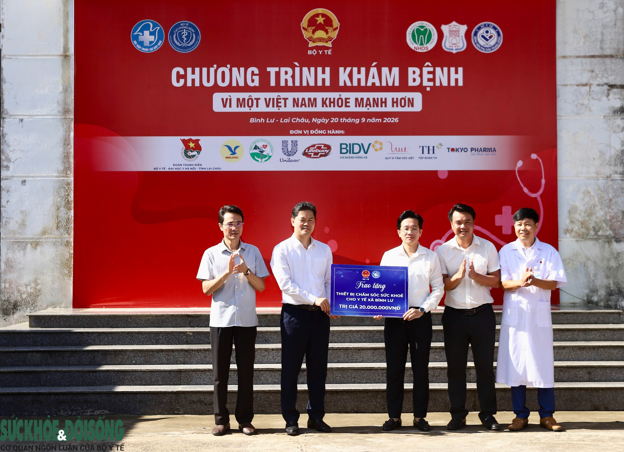 Bộ Y tế trao nhiều phần quà thiết thực cho người dân xã Bình Lư, Lai Châu- Ảnh 5.