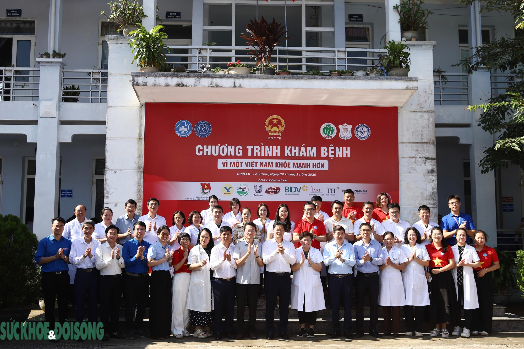 Bộ Y tế trao nhiều phần quà thiết thực cho người dân xã Bình Lư, Lai Châu- Ảnh 11.