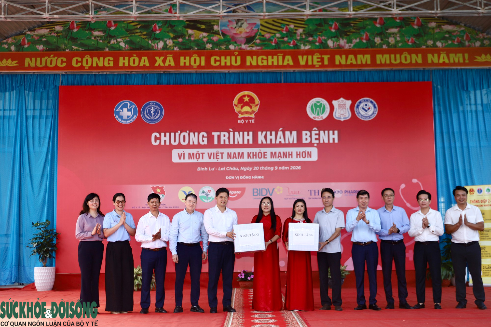 Bộ Y tế trao nhiều phần quà thiết thực cho người dân xã Bình Lư, Lai Châu- Ảnh 13.