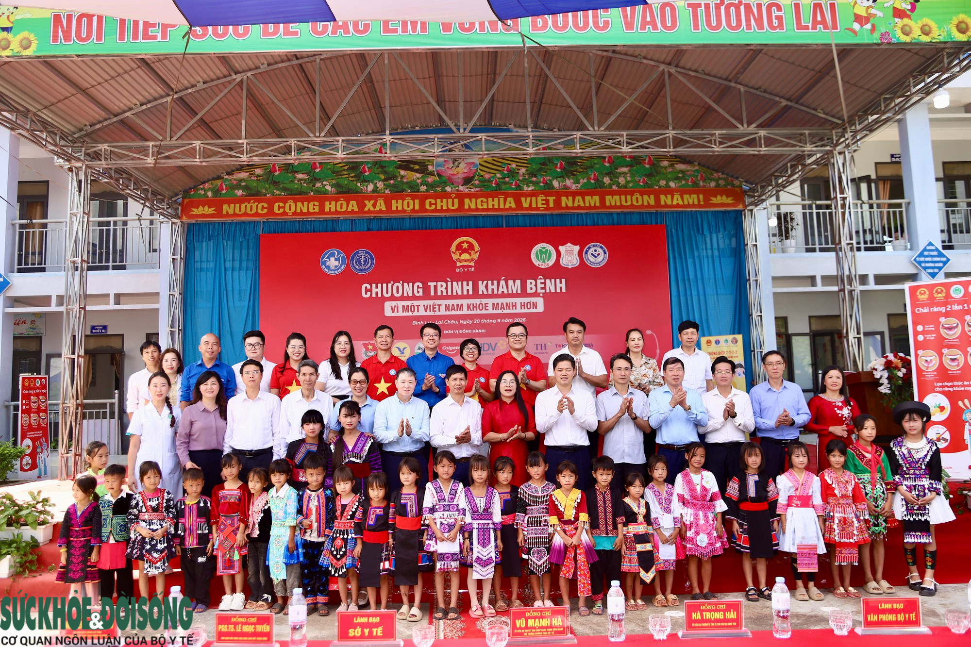 Bộ Y tế trao nhiều phần quà thiết thực cho người dân xã Bình Lư, Lai Châu- Ảnh 14.