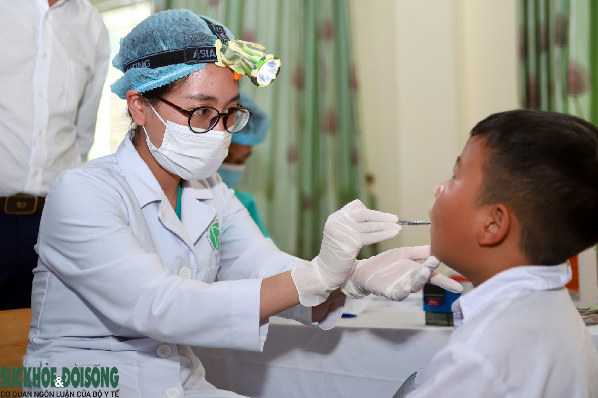 Thầy thuốc trẻ mang dịch vụ chăm sóc sức khỏe đến người dân vùng cao Lai Châu- Ảnh 3.