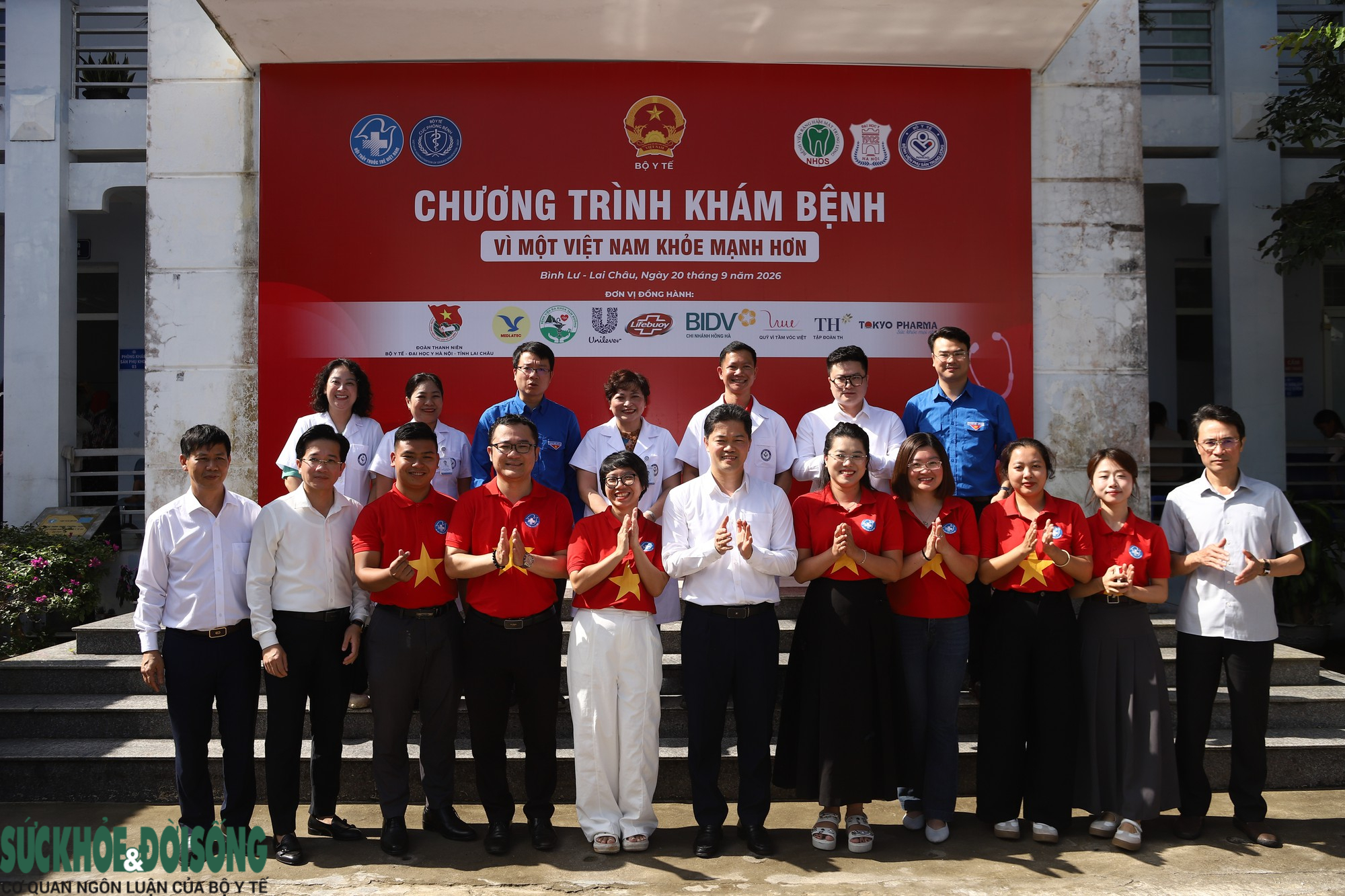 Thầy thuốc trẻ mang dịch vụ chăm sóc sức khỏe đến người dân vùng cao Lai Châu- Ảnh 10.