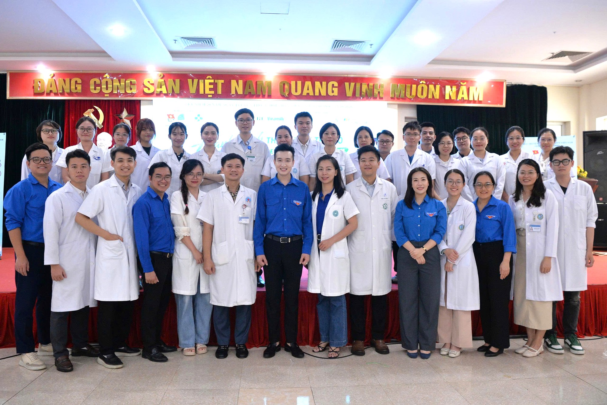Khám sức khỏe miễn phí, phát hiện sớm nguy cơ bệnh tật ở người trẻ - Ảnh 12.