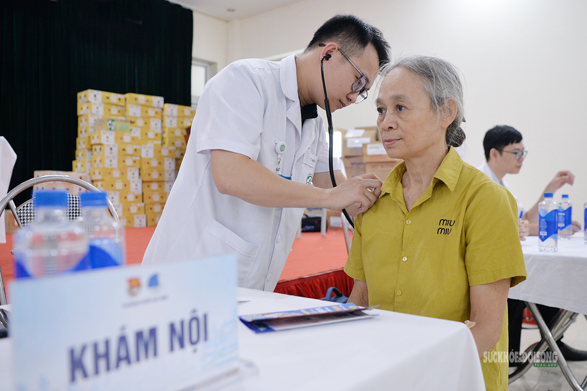 Khám sức khỏe miễn phí, phát hiện sớm nguy cơ bệnh tật ở người trẻ - Ảnh 6.