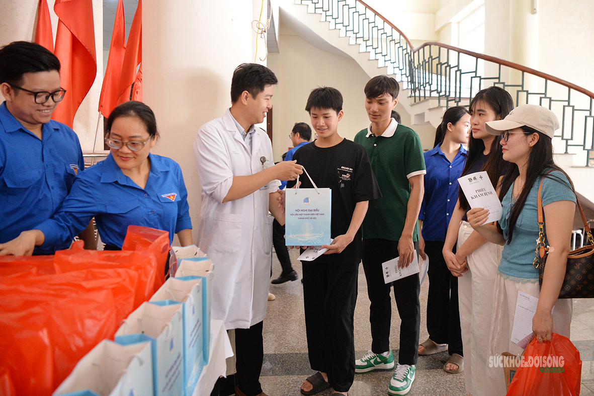 Khám sức khỏe miễn phí, phát hiện sớm nguy cơ bệnh tật ở người trẻ - Ảnh 10.