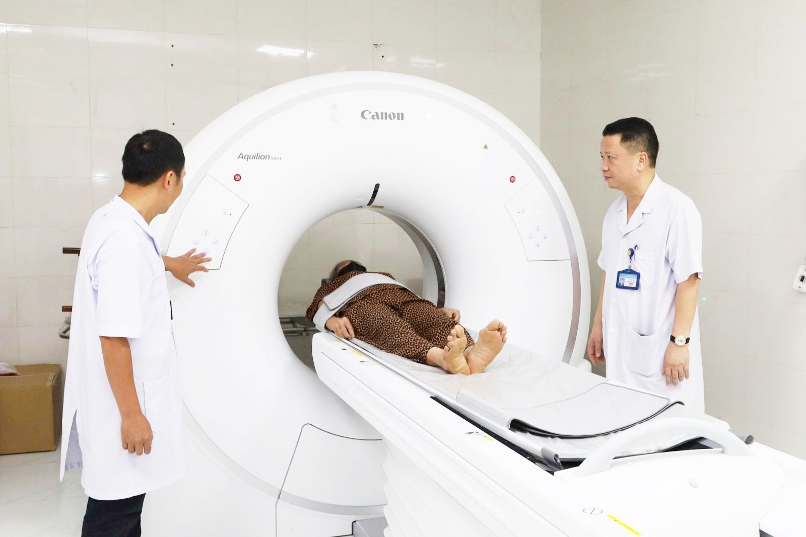 Đưa kỹ thuật cao về cơ sở, giảm cảnh người bệnh đi xa - Ảnh 2.