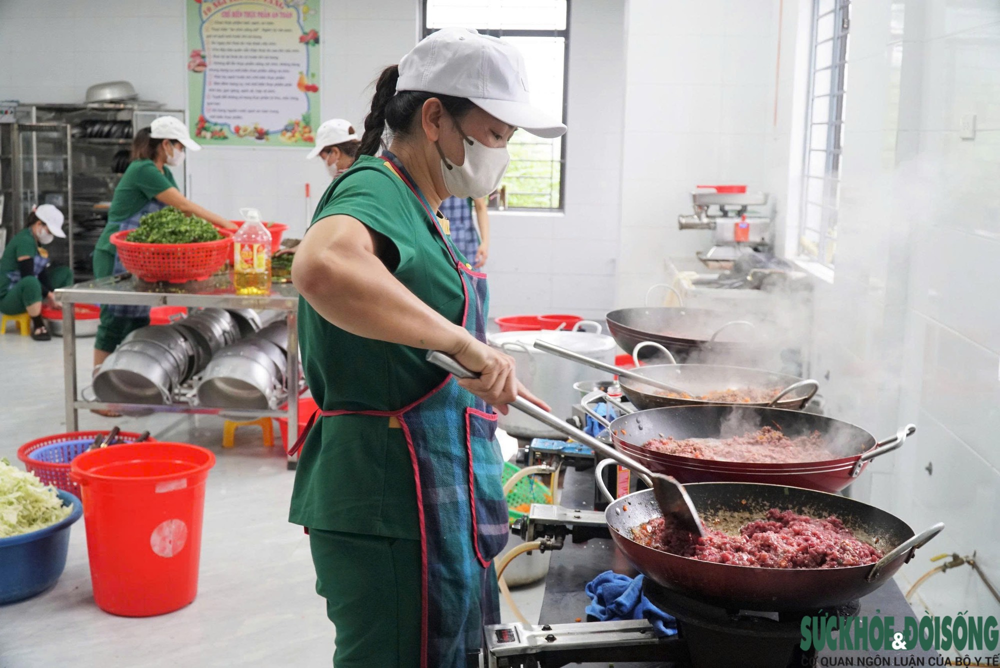 Bữa ăn bán trú ở Nghệ An có hợp đồng vẫn khó truy xuất nguồn thực phẩm- Ảnh 4.