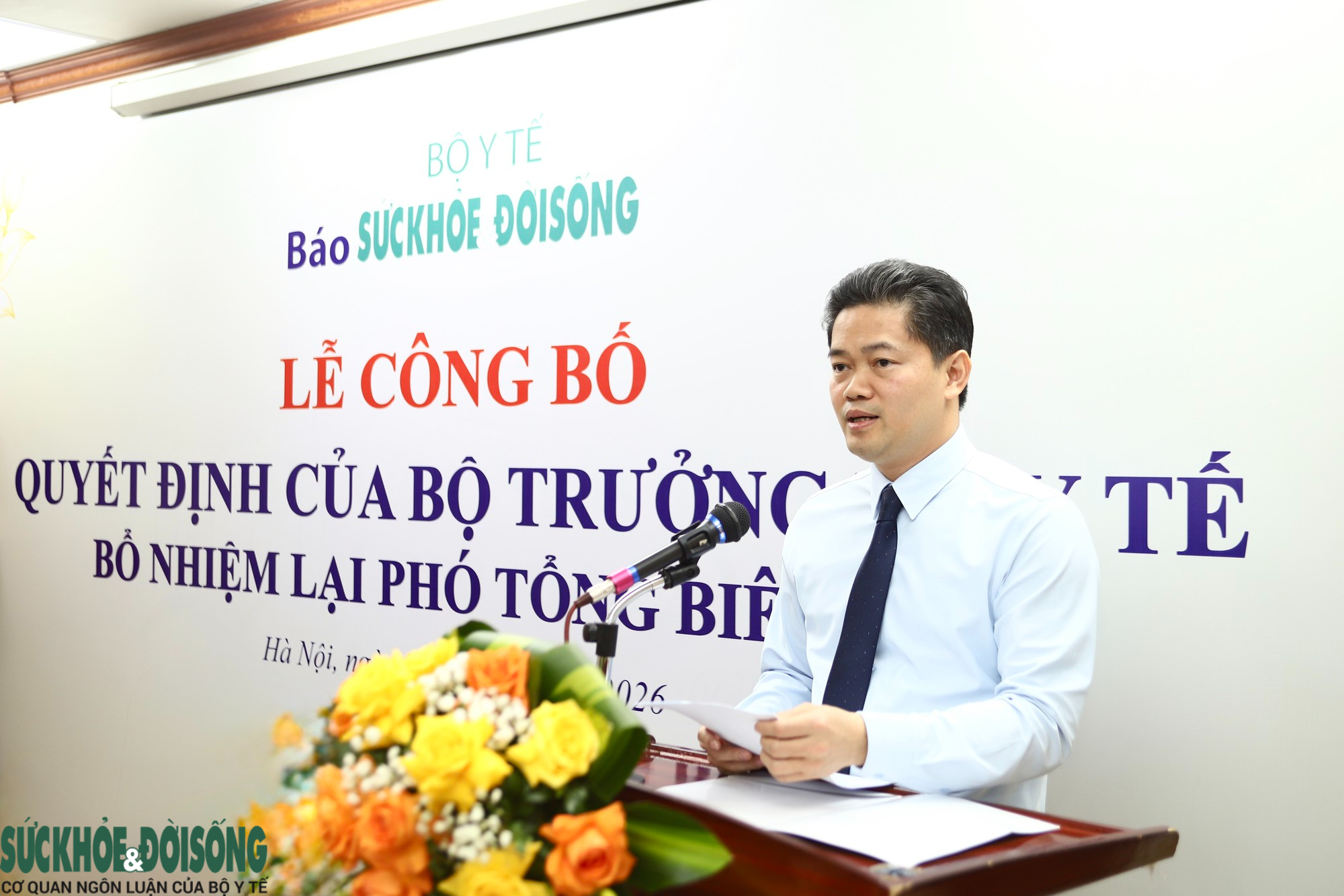 Thứ trưởng Thường trực Bộ Y tế trao quyết định bổ nhiệm lại 2 Phó Tổng Biên tập Báo Sức khỏe và Đời sống- Ảnh 2.