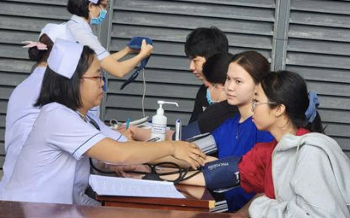 Tỷ lệ người dân tham gia khám sức khỏe định kỳ ở Huế hiện ra sao?- Ảnh 3.