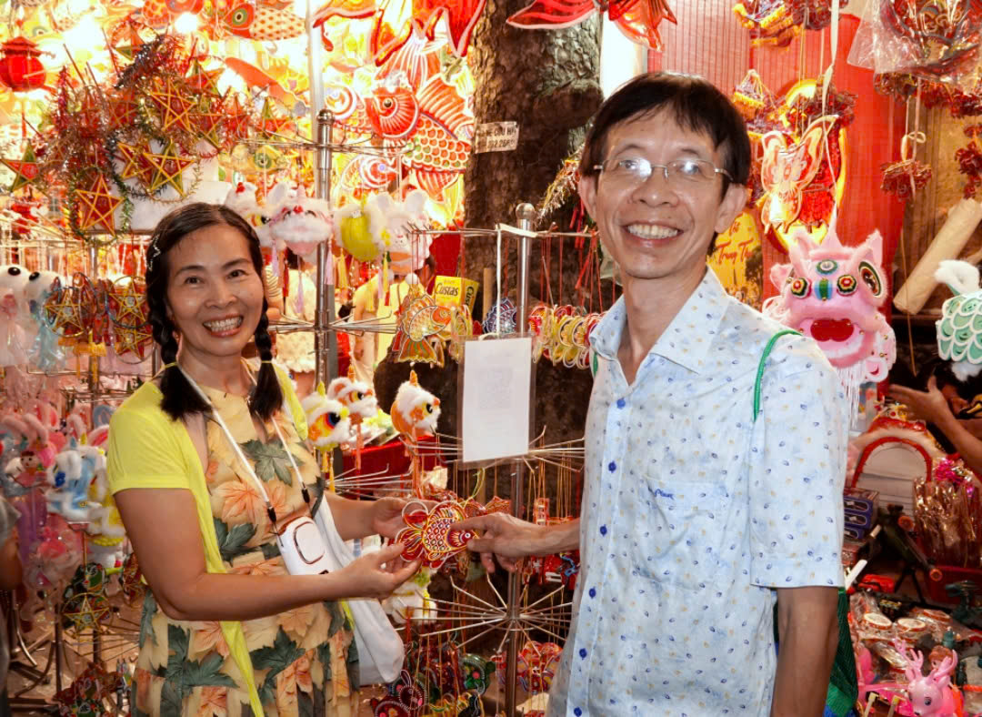 Giữa Hàng Mã rực rỡ, người ta vẫn nhớ một mùa Trung thu giản dị - Ảnh 6.