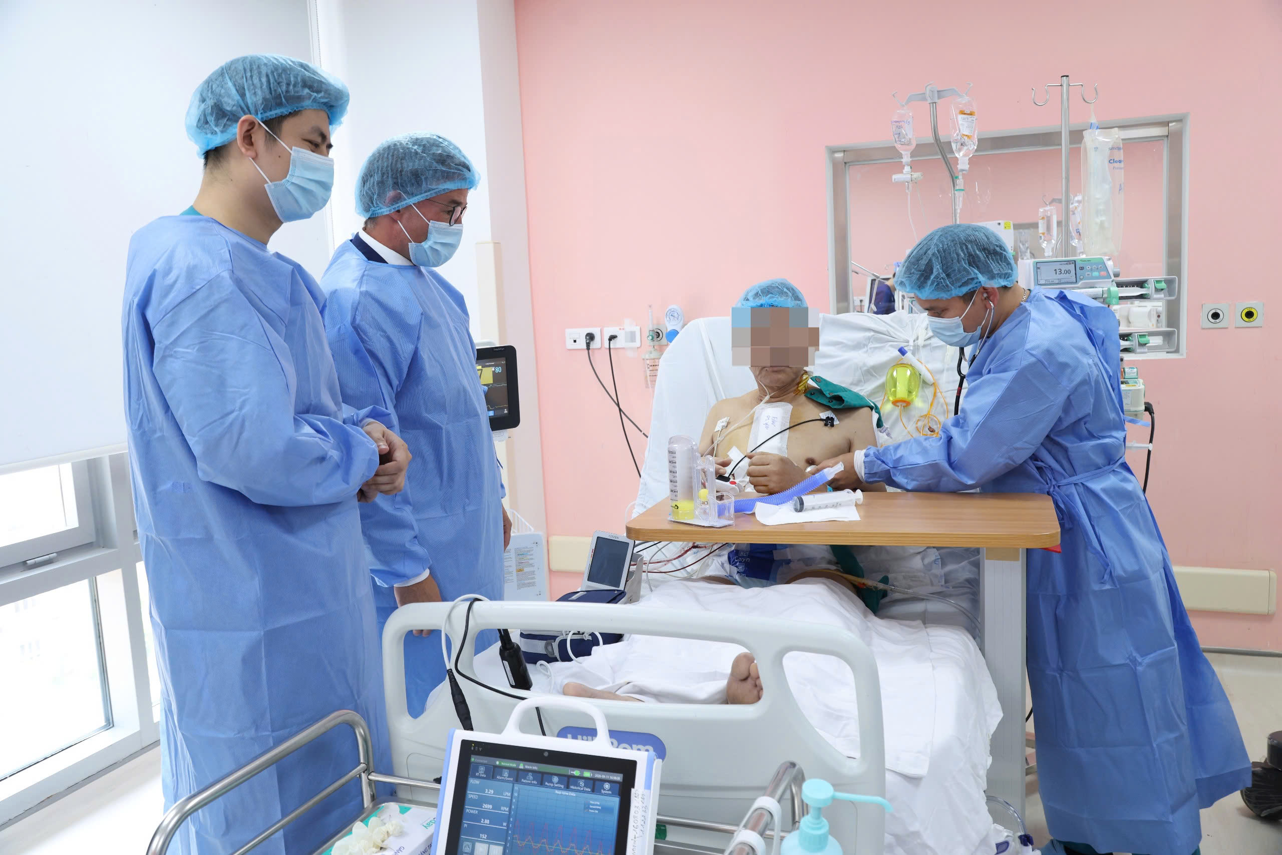 Cấy ghép thành công CorHeart 6: Thêm lựa chọn cho người suy tim nặng- Ảnh 3.