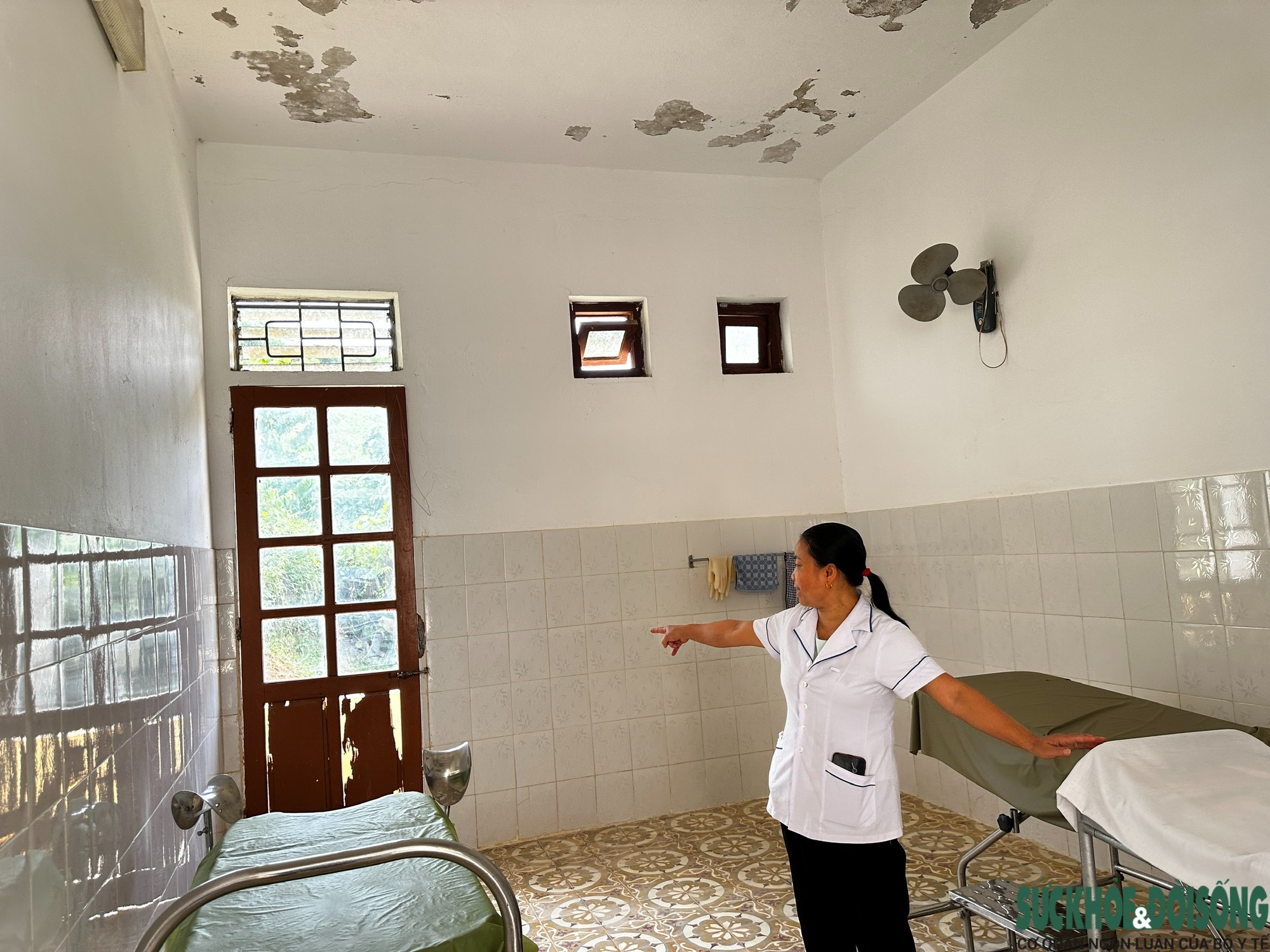 Nhiều trạm y tế ở Nghệ An dột nát, trần nhà chực rơi- Ảnh 3.