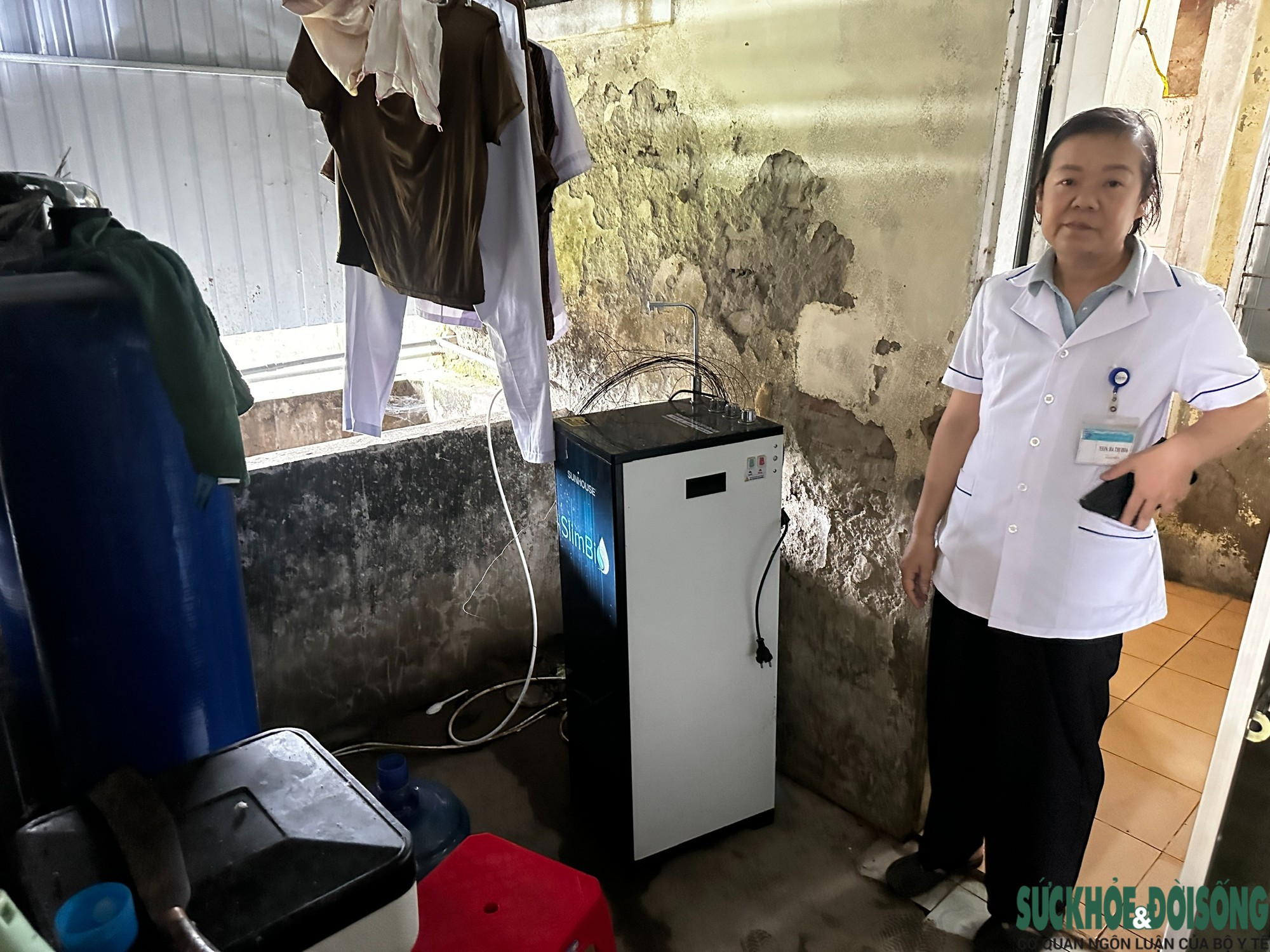 Nhiều trạm y tế ở Nghệ An dột nát, trần nhà chực rơi- Ảnh 9.