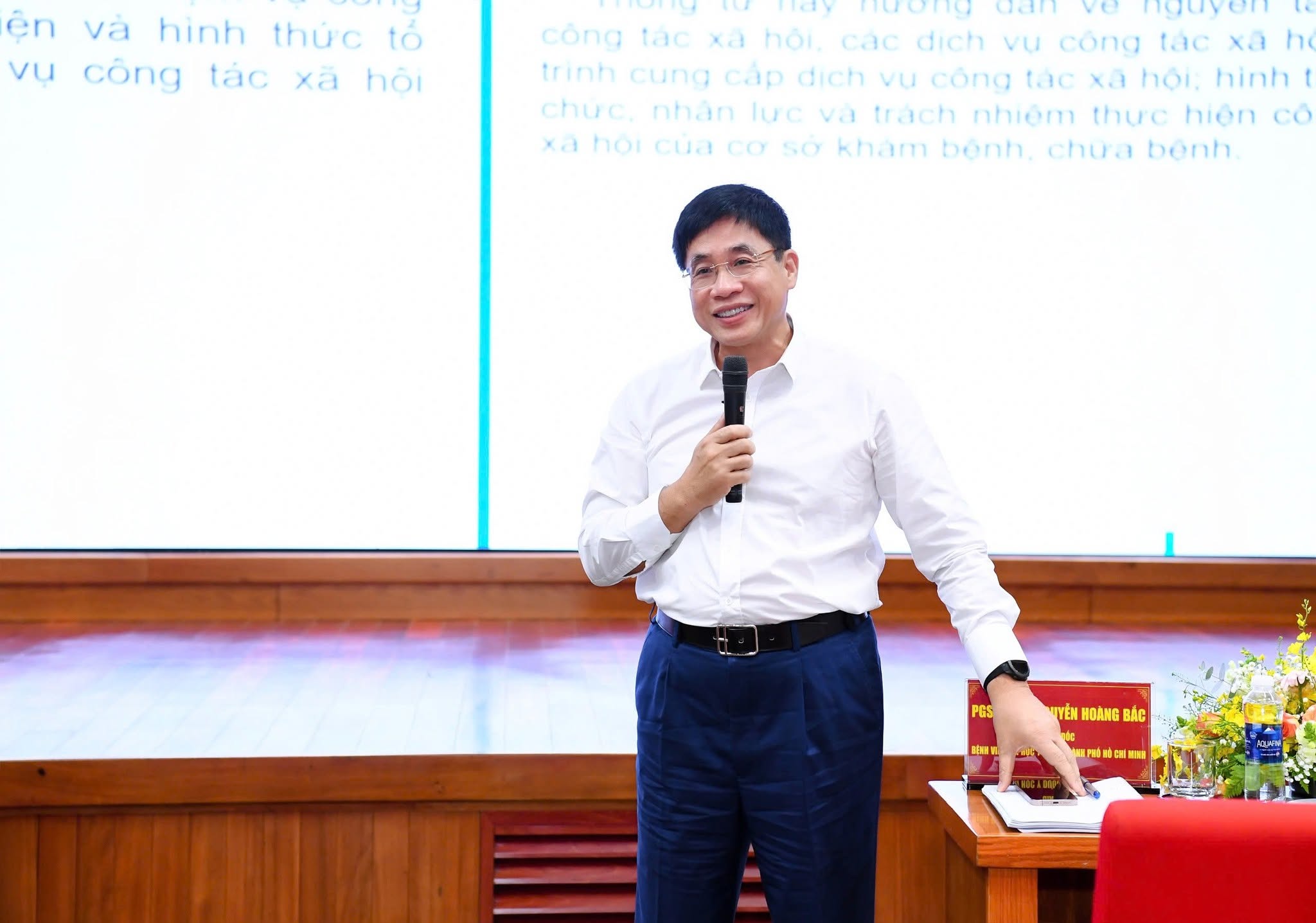 PGS.TS.BS Nguyễn Hoàng Bắc - người thầy đứng sau những đôi tay trẻ - Ảnh 4.