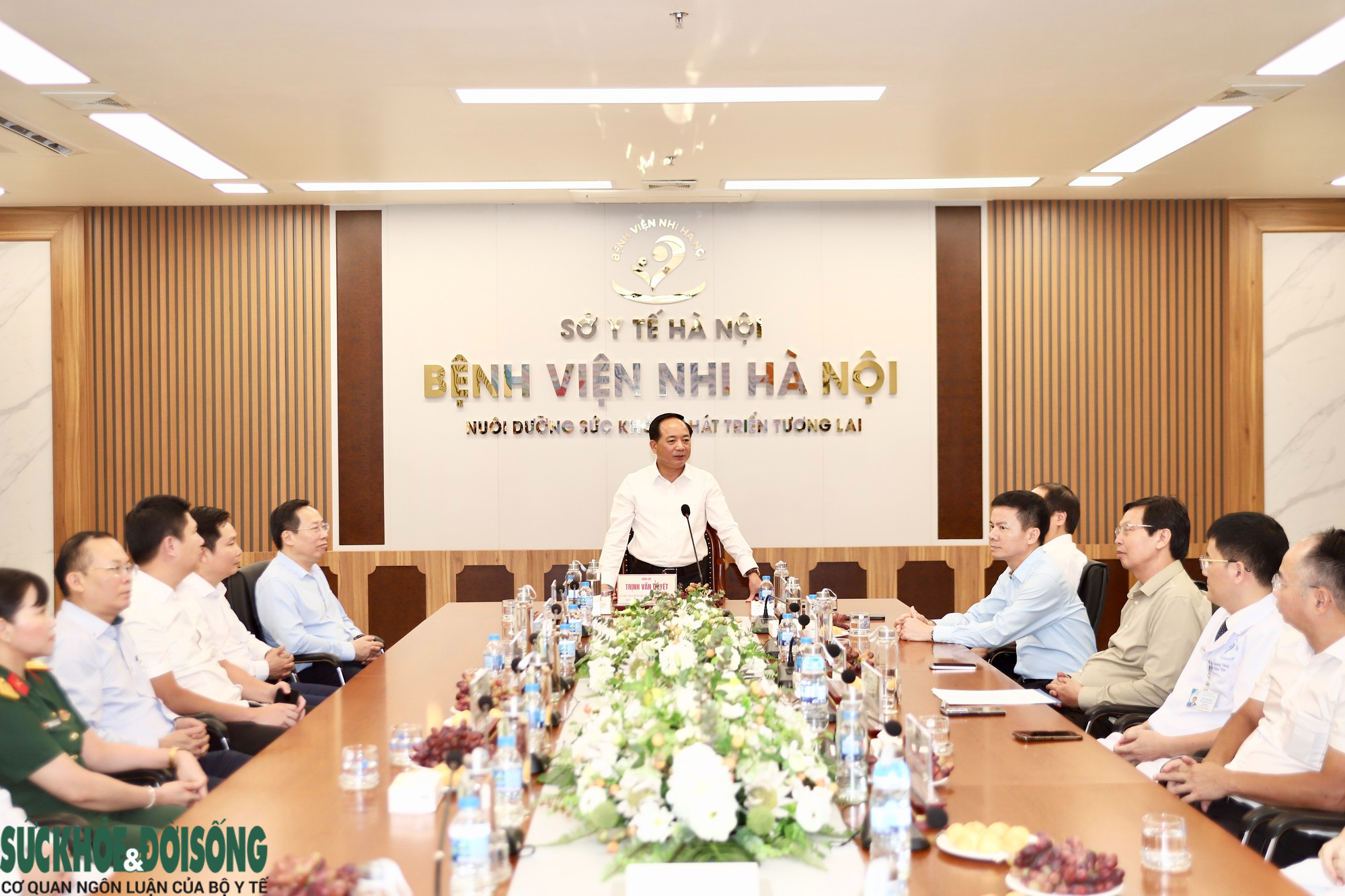 Trưởng Ban Tuyên giáo Trung ương thăm, động viên bệnh nhi tại Hà Nội- Ảnh 2.