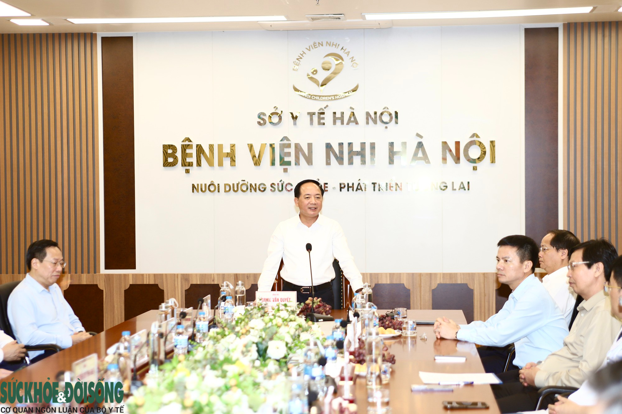 Trưởng Ban Tuyên giáo Trung ương thăm, động viên bệnh nhi tại Hà Nội- Ảnh 3.