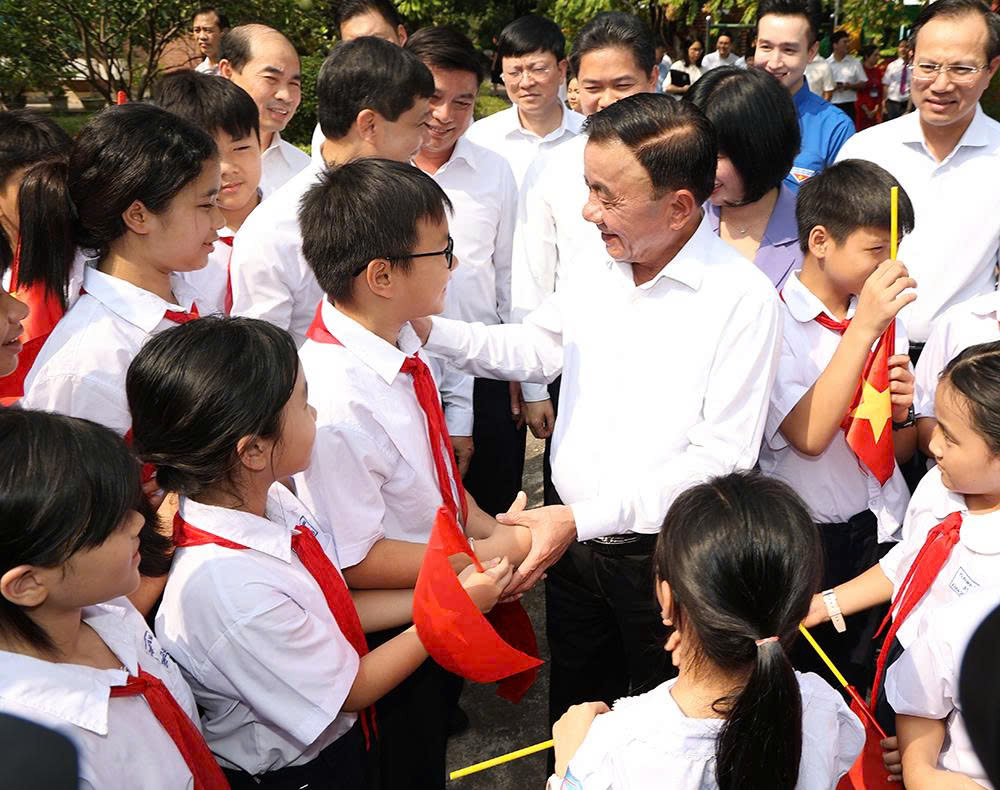 Thường trực Ban Bí thư Trần Cẩm Tú thăm, tặng quà Trung thu Làng Trẻ em SOSHàNội - Ảnh 5.