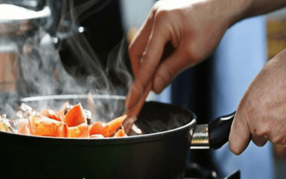 Tuân thủ điều trị ARV giúp giảm nguy cơ nhiễm trùng cơ hội - Ảnh 3.