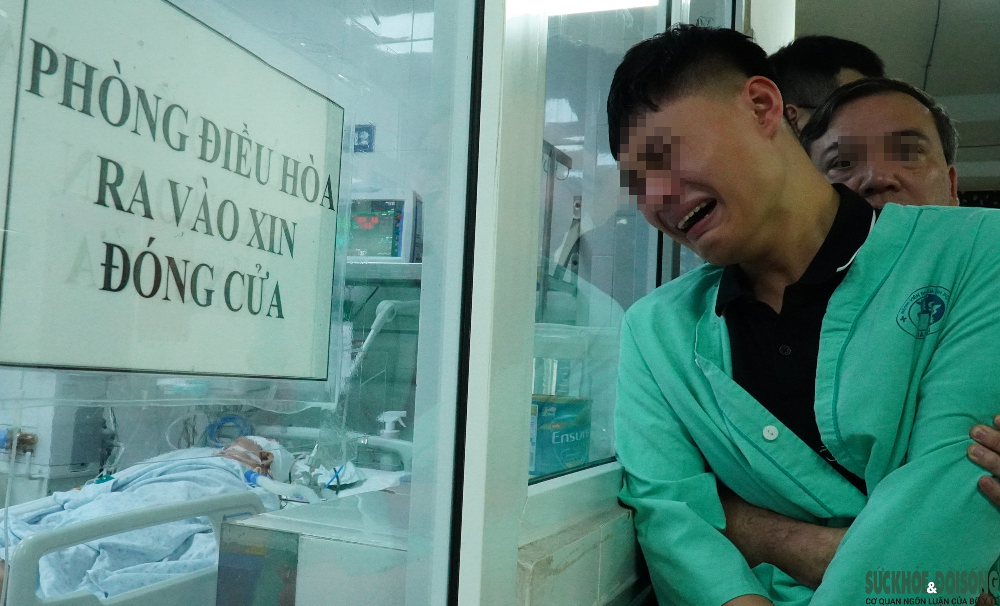 Chồng, con nghẹn ngào hôn tiễn biệt nữ nhân viên y tế trước khi hiến tạng - Ảnh 5.