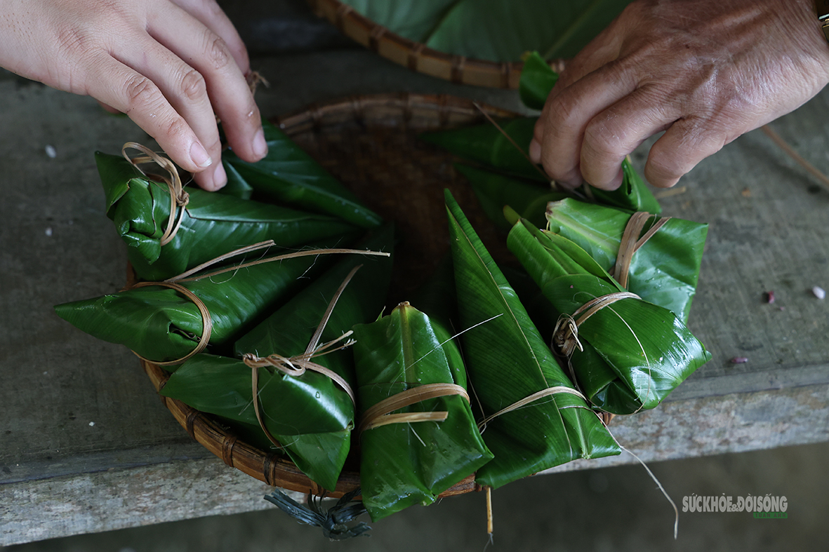 Độc đáo Tết mùa người Giẻ - Triêng giữa lòng Hà Nội - Ảnh 4.