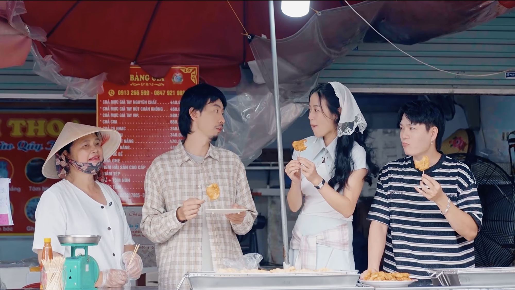 Rapper Đen Vâu và Tuấn Cry khám phá ẩm thực độc đáo tại Hạ Long năm 2026 - Ảnh 2.