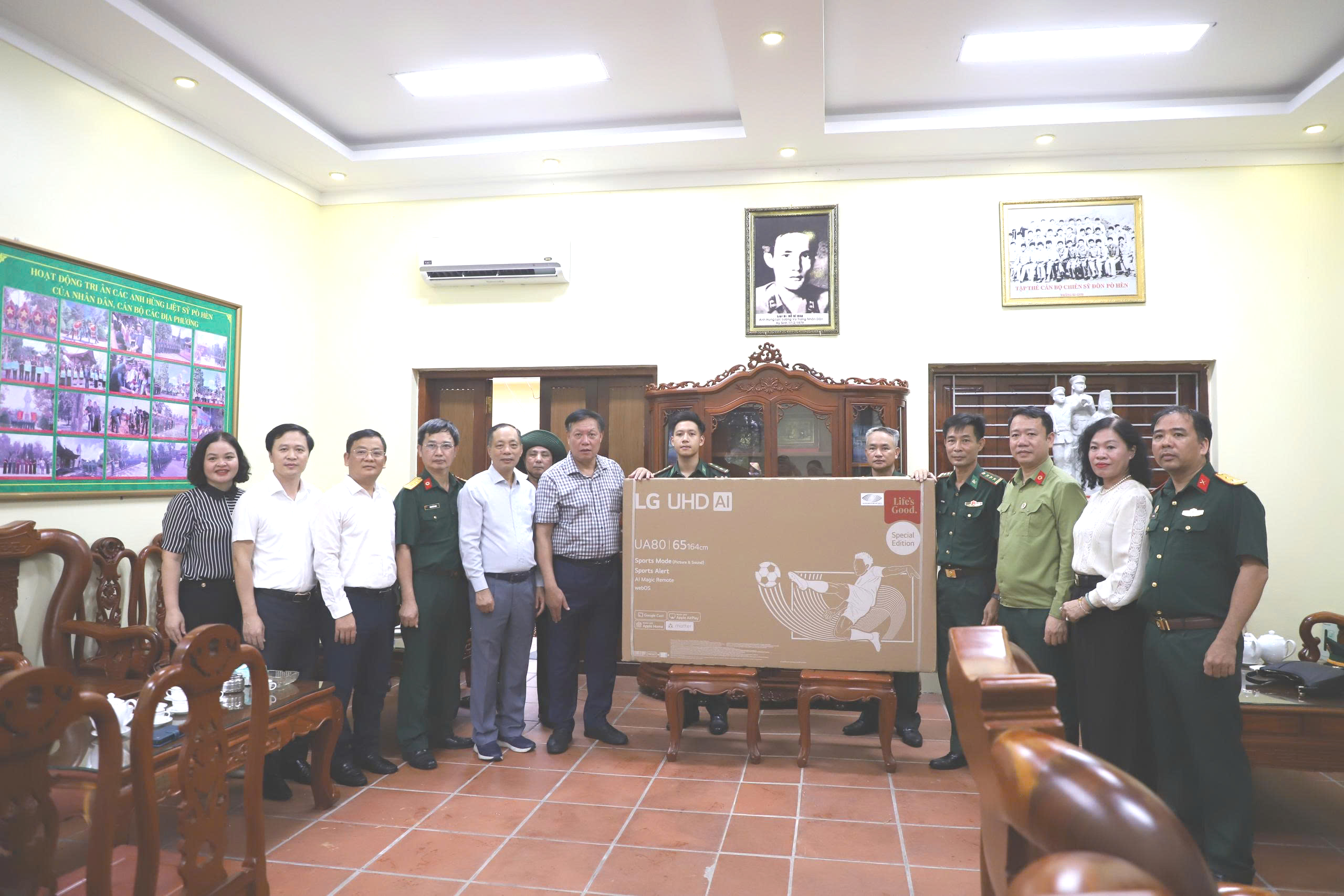 Thứ trưởng Đỗ Xuân Tuyên và đoàn Hội Cựu chiến binh Bộ Y tế tri ân cácAnhhùng,LiệtsĩtạiQuảngNinh - Ảnh 3.
