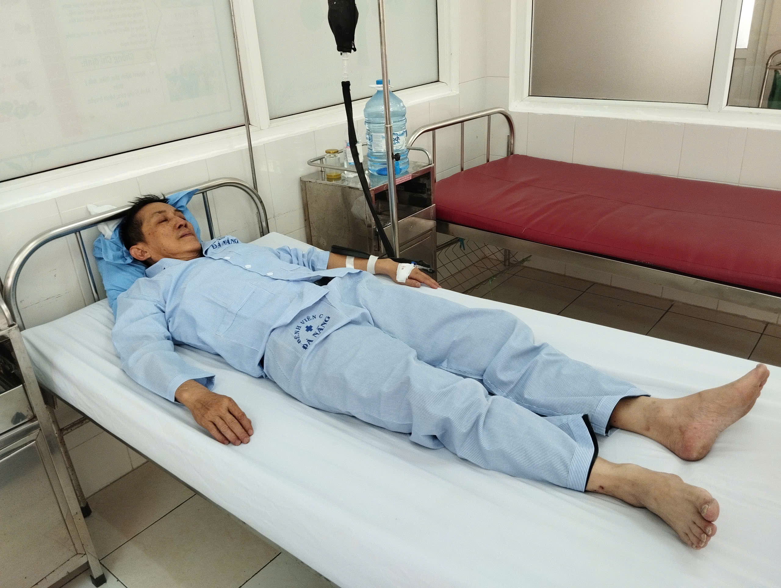 Người giữ lại thời gian: Bản tráng ca về y đức giữa lằn ranh sinh tử - Ảnh 5.
