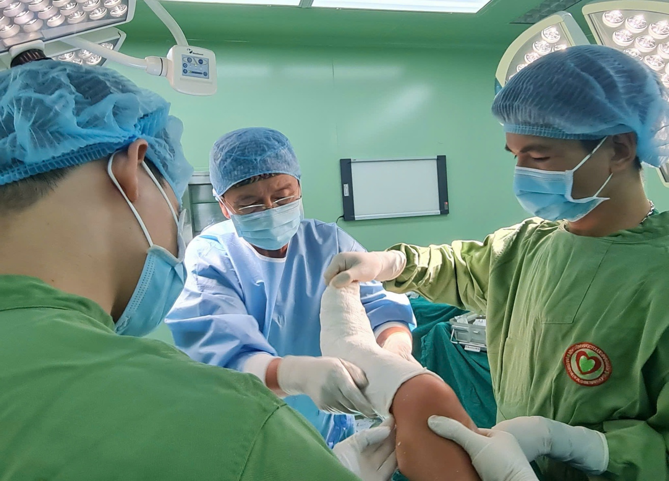 GS.TS.BS René D. Esser: Hơn 20 năm bền bỉ thay đổi từng số phận - Ảnh 2.