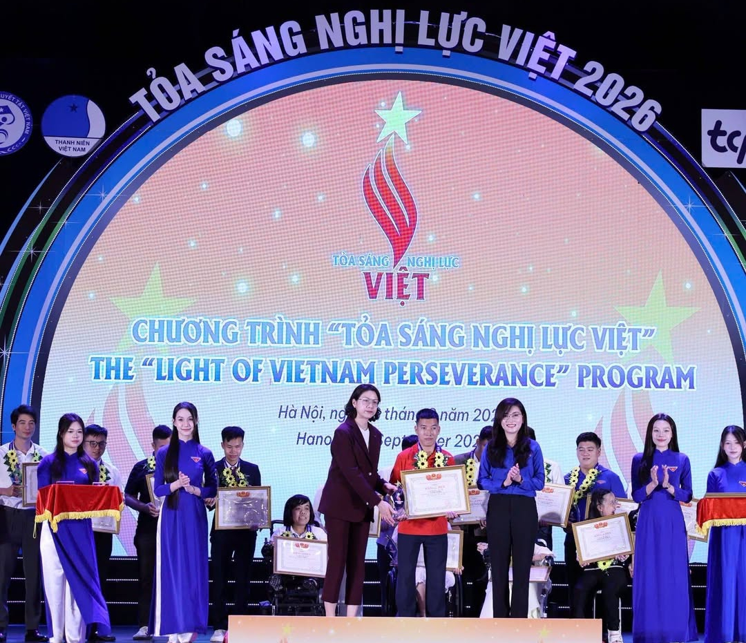 30 tuổi trở lại trường, nam sinh khuyết tật nhận giải 'Tỏa sáng nghị lực Việt'- Ảnh 4.