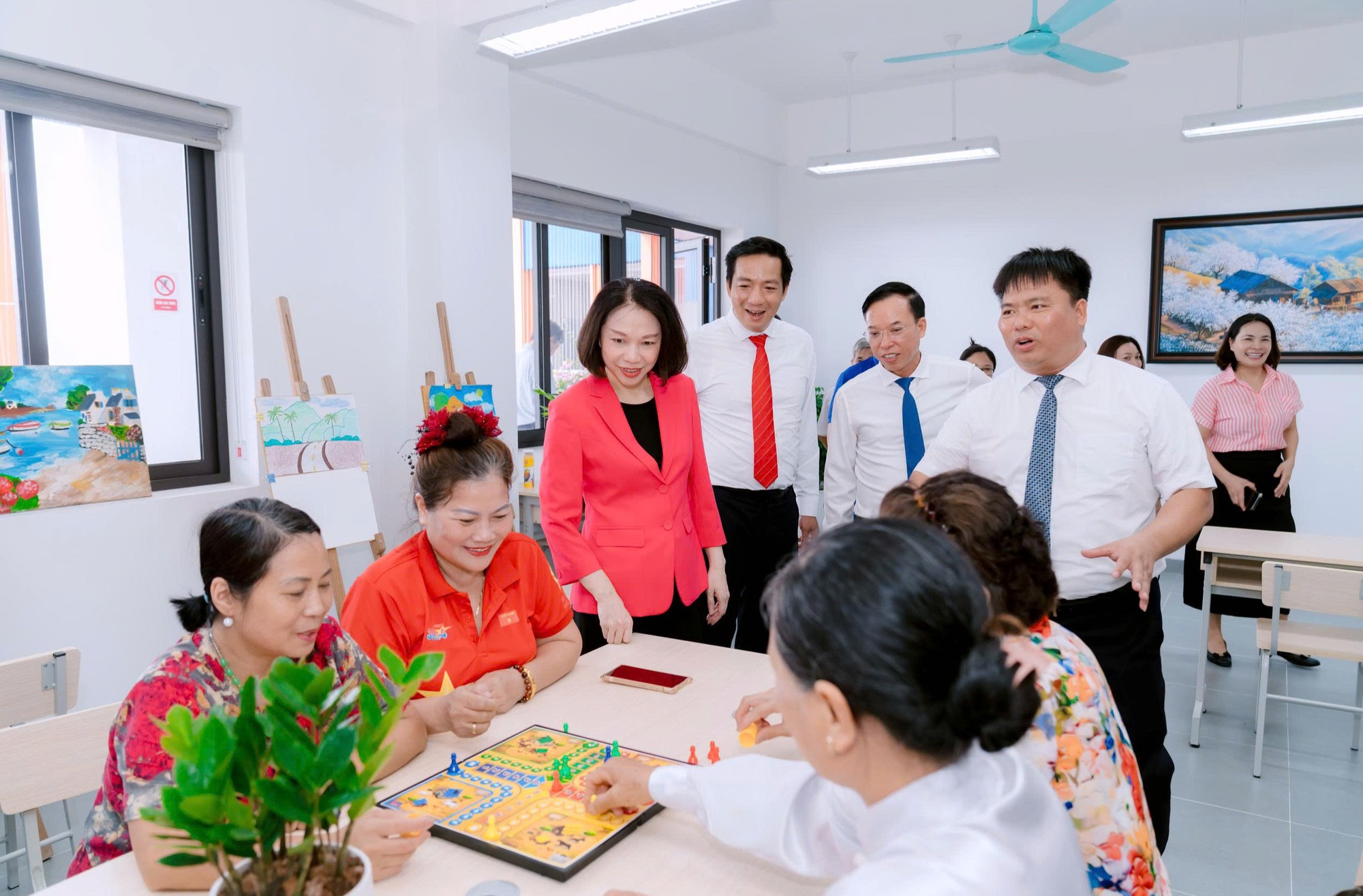Hà Nội tiên phong giải bài toán già hóa dân số - Ảnh 3.